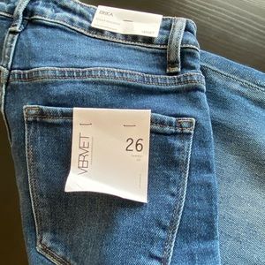 Vervet NWT non distressed jeans